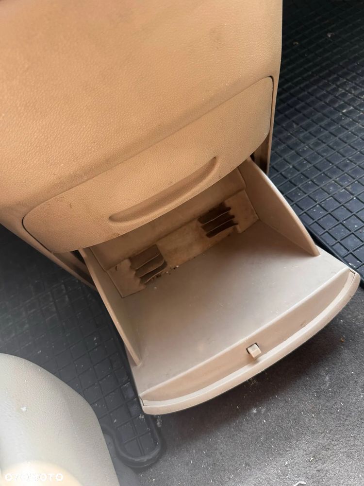 Kia Carnival 2.2 CRDi Tour - 3