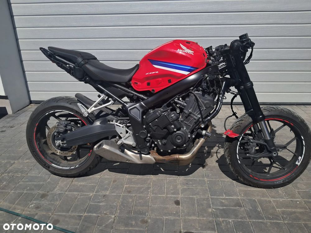Honda CB - 1