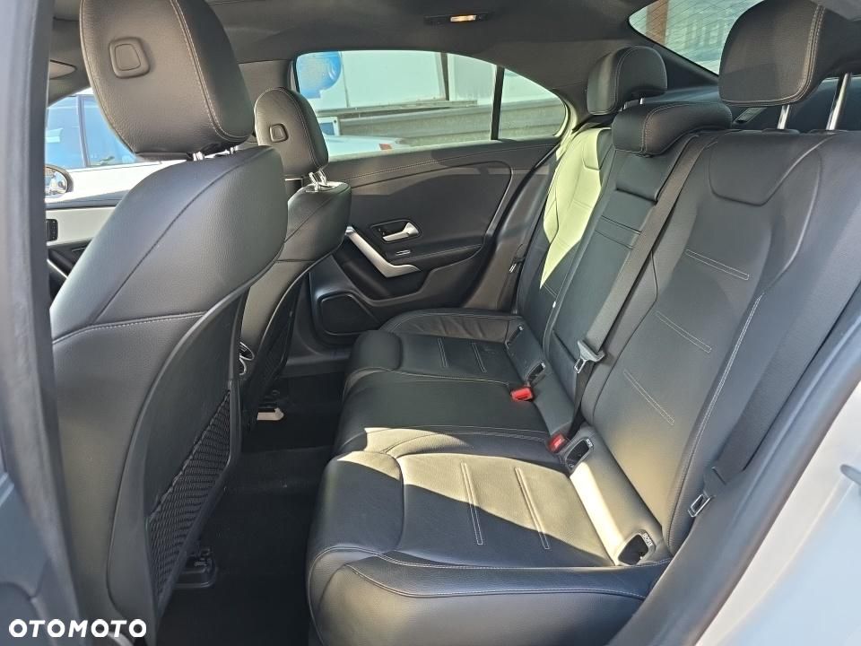 Mercedes-Benz Klasa A AMG 35 4Matic AMG Speedshift DCT 7G - 11