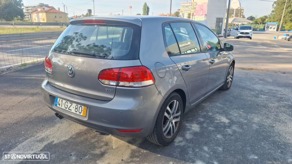 VW Golf 2.0 TDi Confortline - 5
