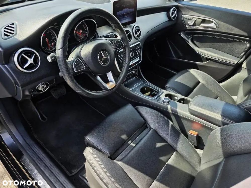 Mercedes-Benz CLA 250 4Matic 7G-DCT AMG Line - 4