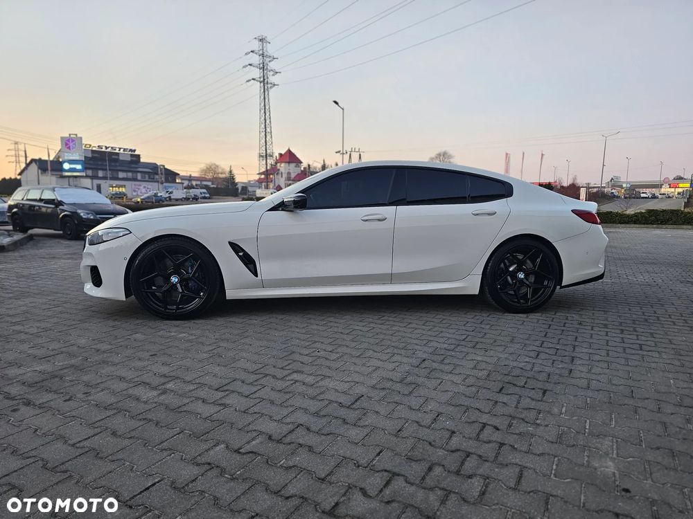 BMW Seria 8 840i - 12