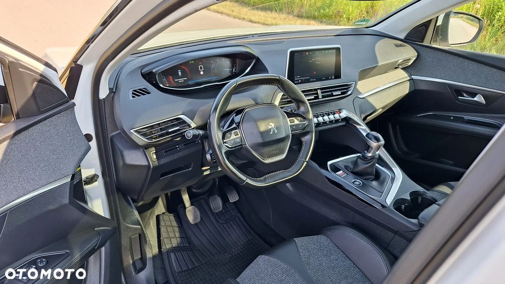 Peugeot 3008 1.5 BlueHDi GT S&S - 28