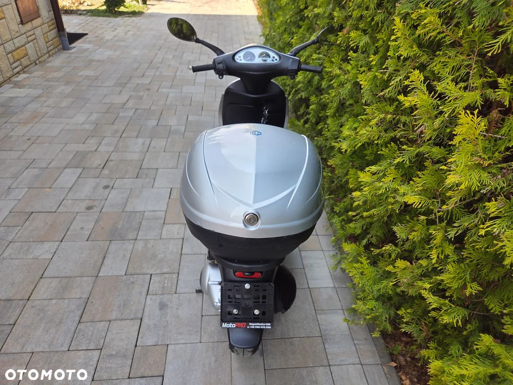 Piaggio FLY - 9