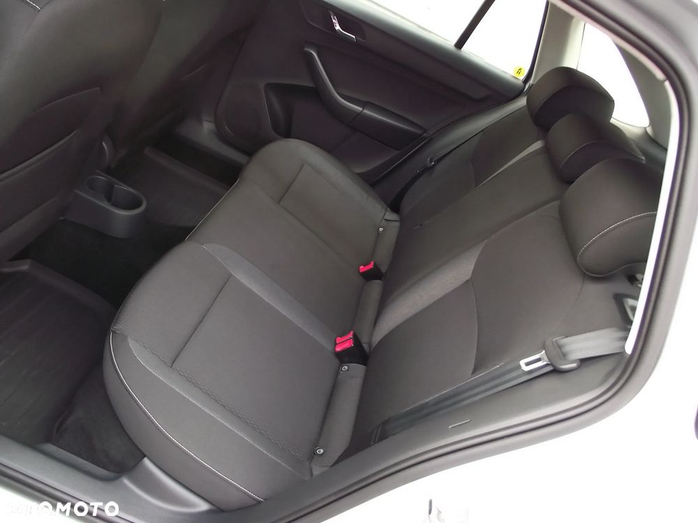 Skoda RAPID Spb 1.6 TDI DPF Ambition - 20