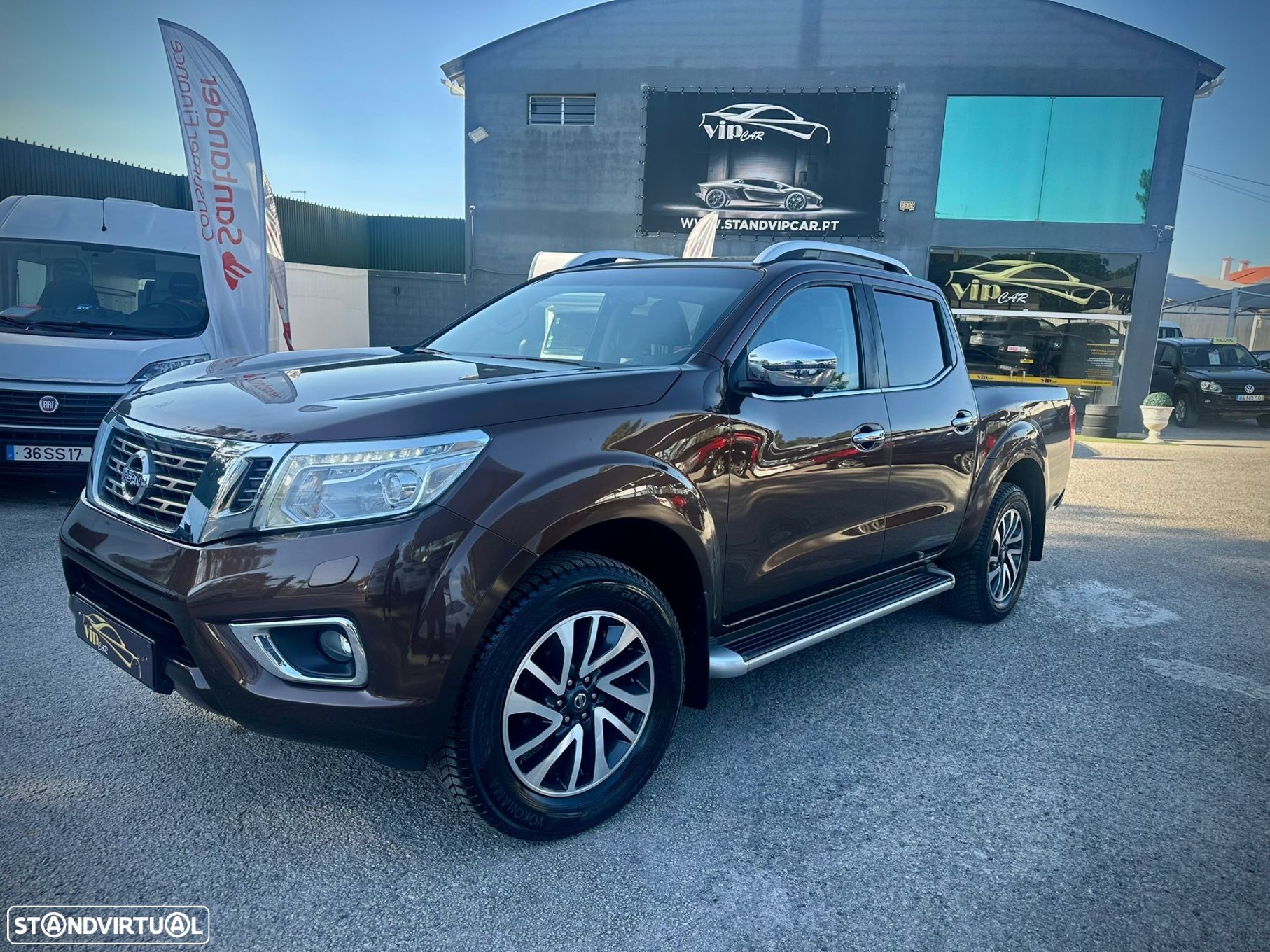 Nissan Navara 2.3 dCi CD 4WD Tekna Auto - 1