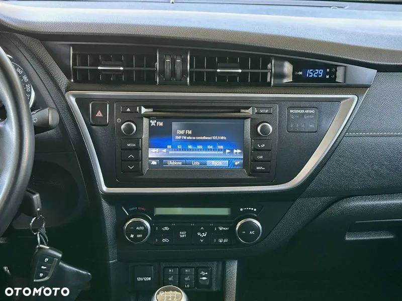Toyota Auris - 14