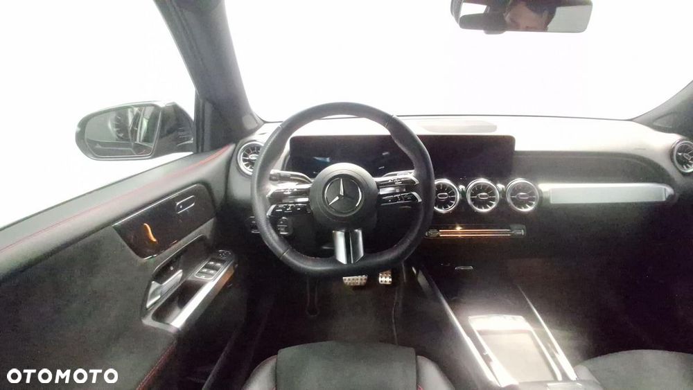 Mercedes-Benz GLB 220 d 4-Matic AMG Line 8G-DCT - 24