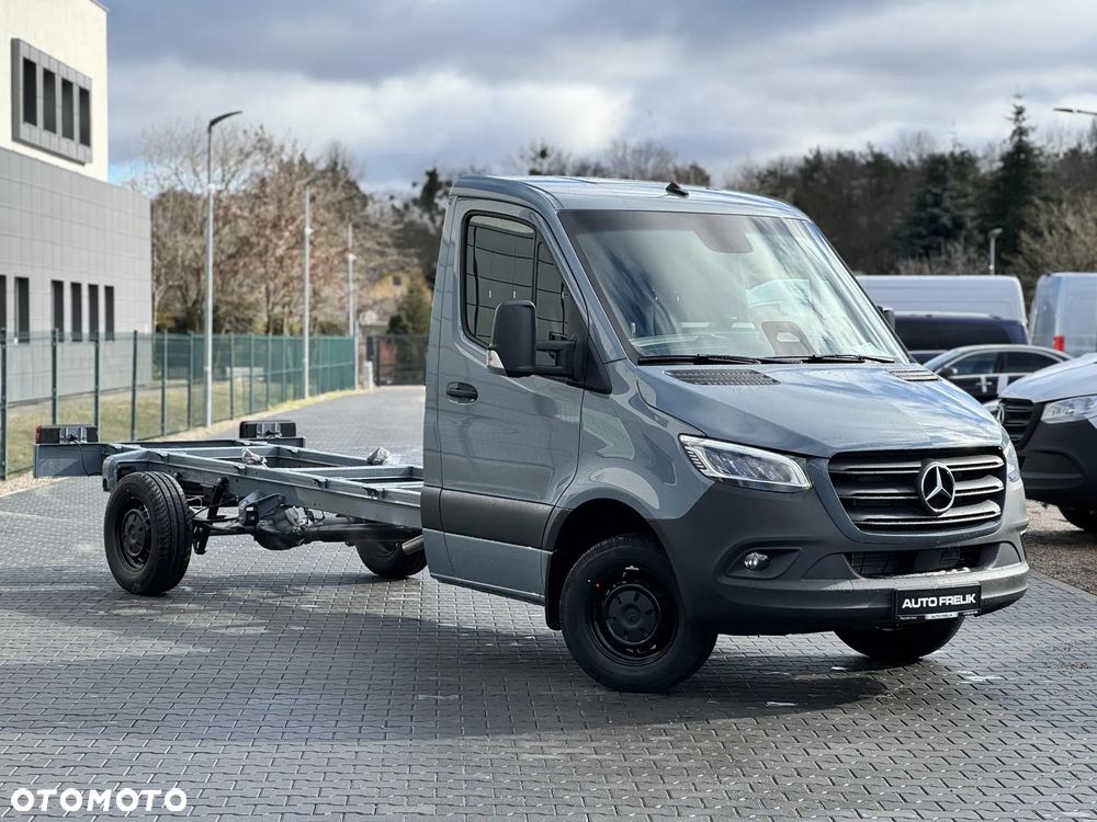 Mercedes-Benz Sprinter - 1