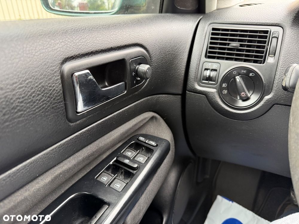 Volkswagen Golf 1.4 Goal - 34