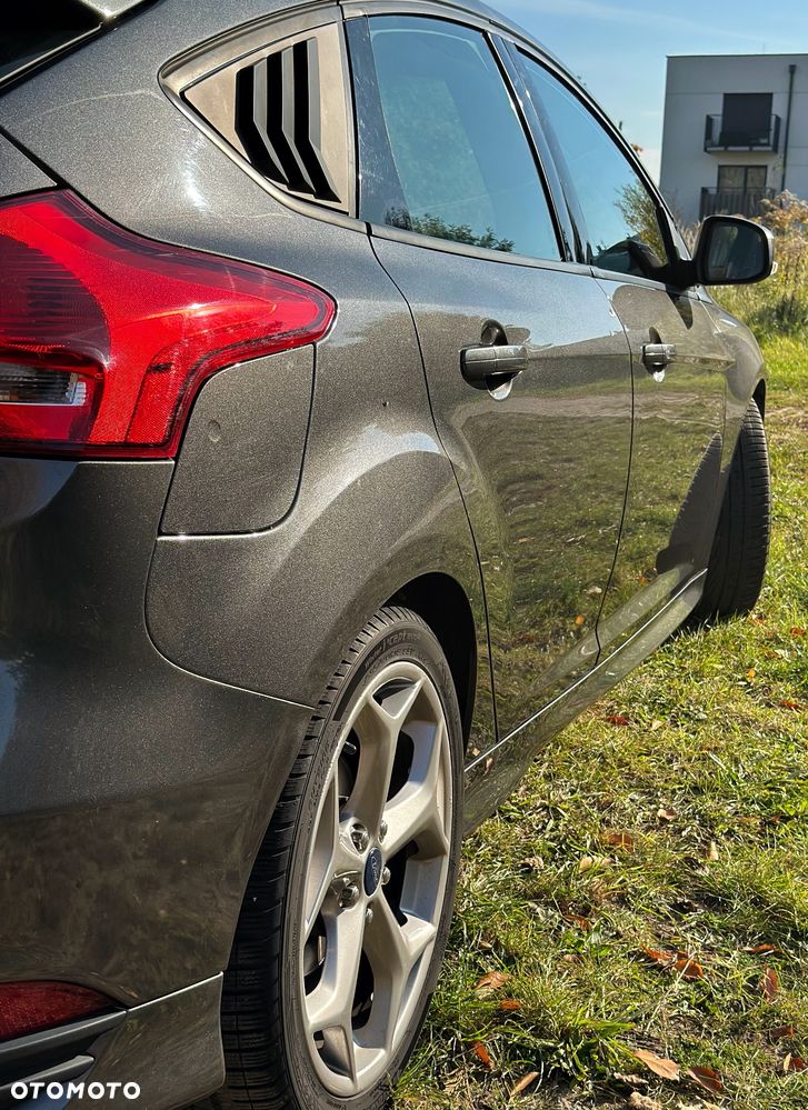 Ford Focus 2.0 EcoBoost ST - 19