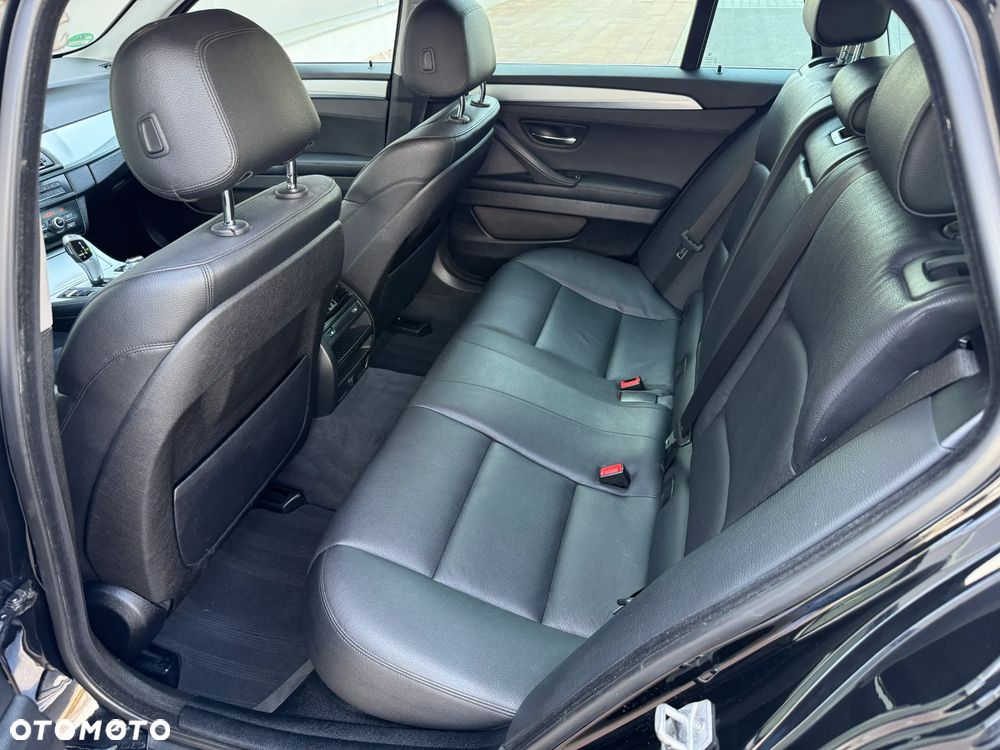 BMW Seria 5 520d xDrive - 21