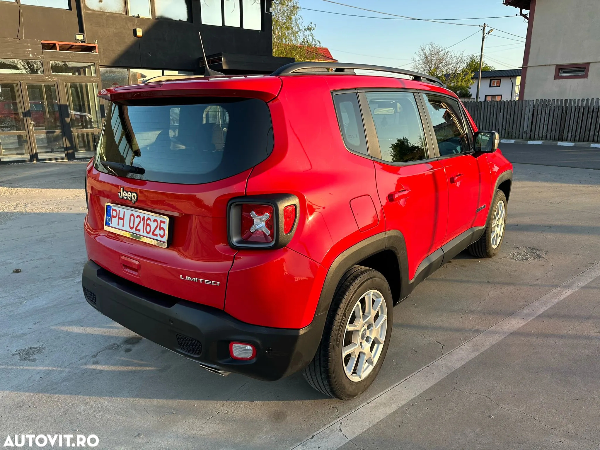 Jeep Renegade 1.3 T-GDI 4xe PLUG-IN Hybrid Automatik (RED) - 2