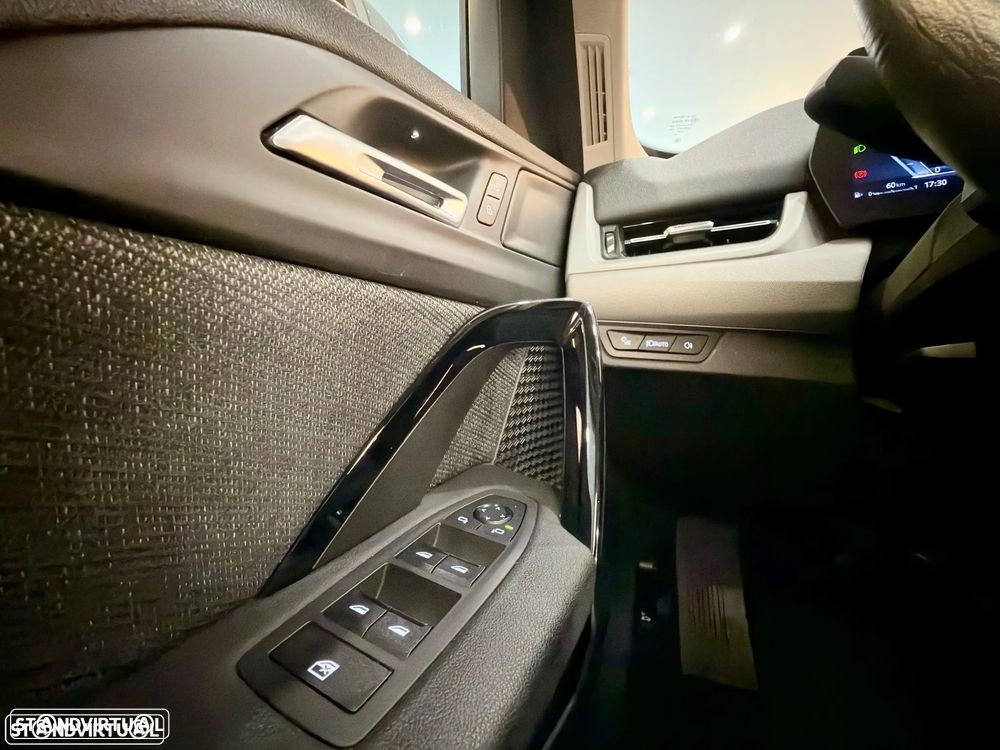 BMW X1 sDrive18d - 38