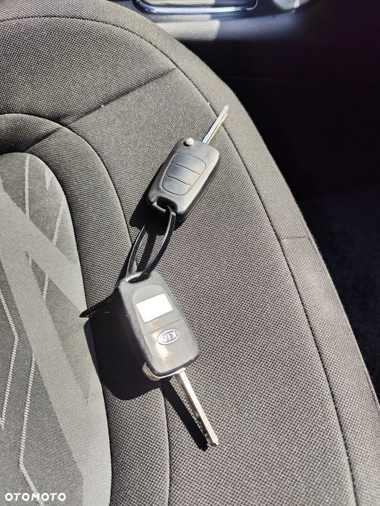 Kia Ceed - 25