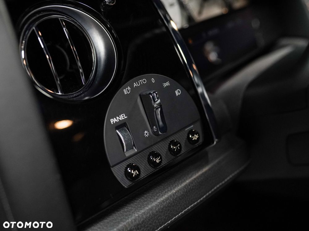 Rolls-Royce Ghost - 24