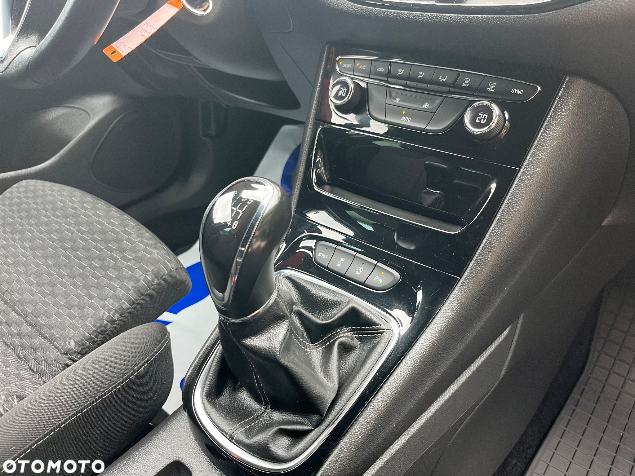 Opel Astra 1.6 Turbo Start/Stop Sports Tourer Innovation - 13