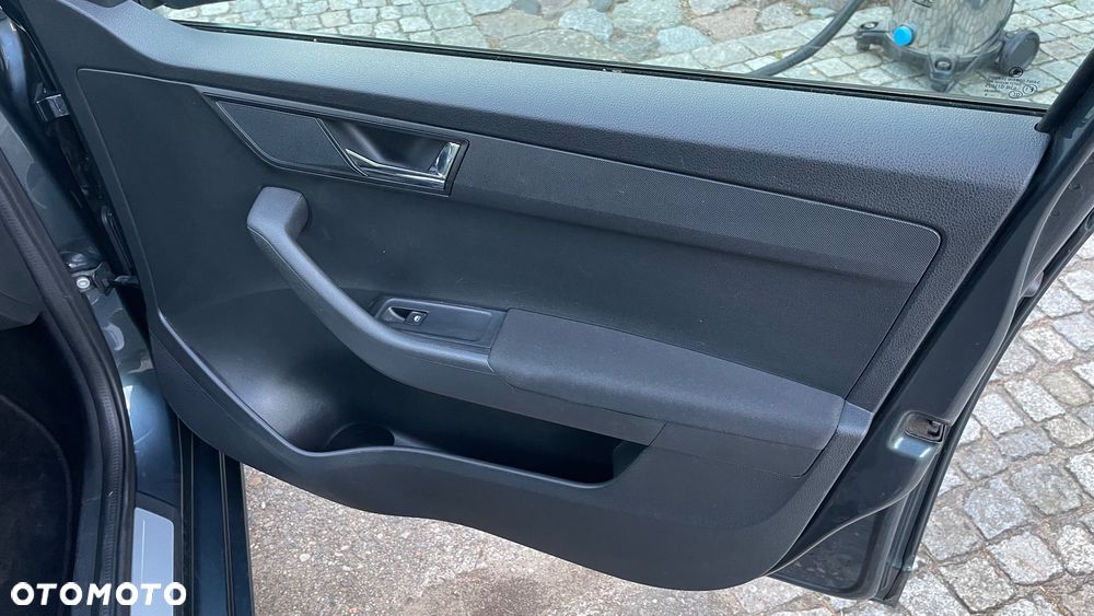 Skoda Fabia 1.0 TSI Style Color - 18