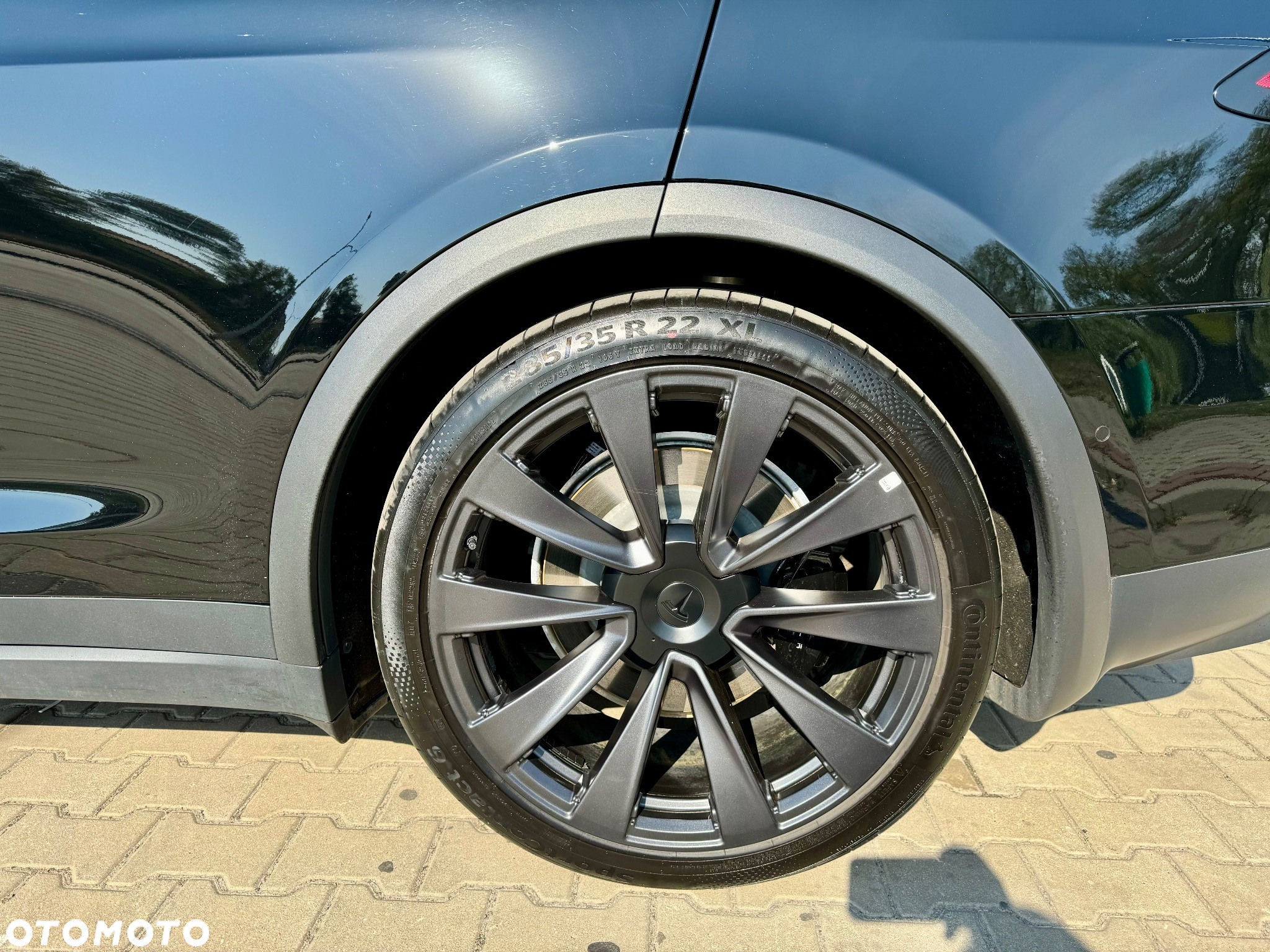 Tesla Model X Plaid - 18