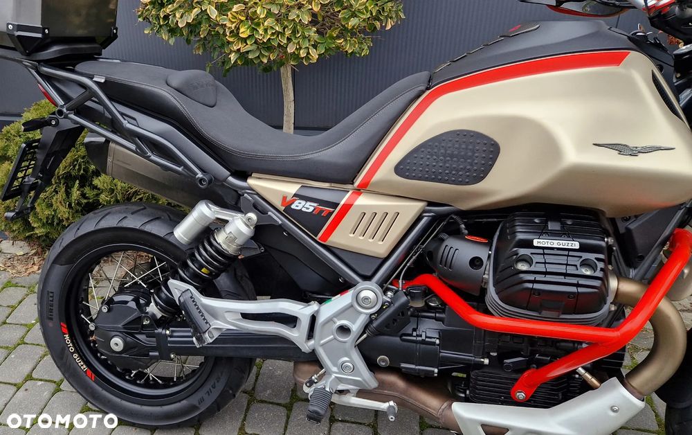 Moto Guzzi V85 - 17