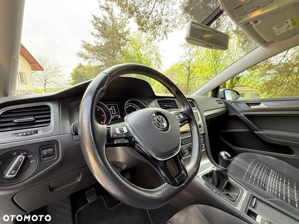 Volkswagen Golf 1.6 TDI BlueMotion Technology Lounge - 19