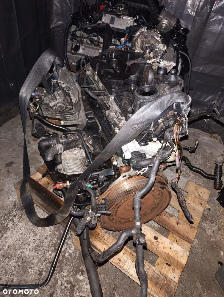 SILNIK 1.6 TDI CRK VW SEAT SKODA AUDI SLUPEK