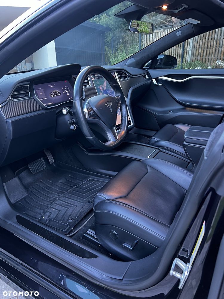 Tesla Model S - 15