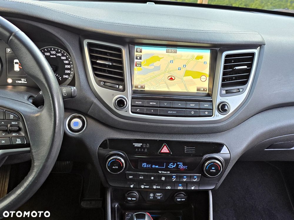 Hyundai Tucson blue 1.7 CRDi 2WD DCT Premium - 32