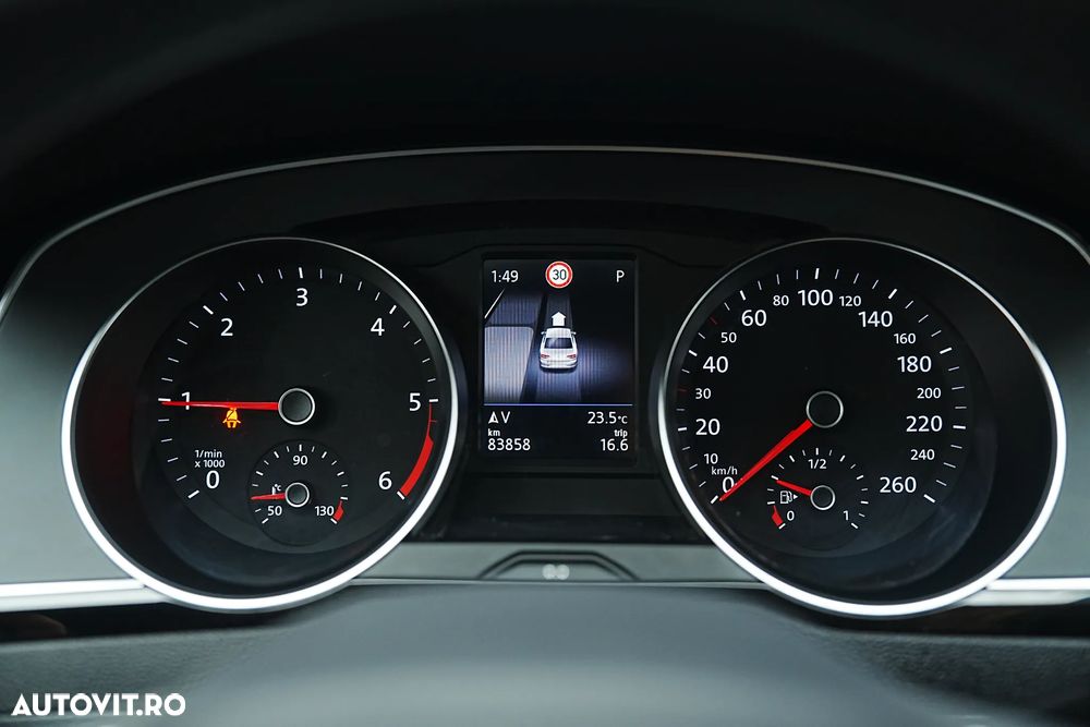 Volkswagen Passat 2.0 TDI DSG Highline - 37