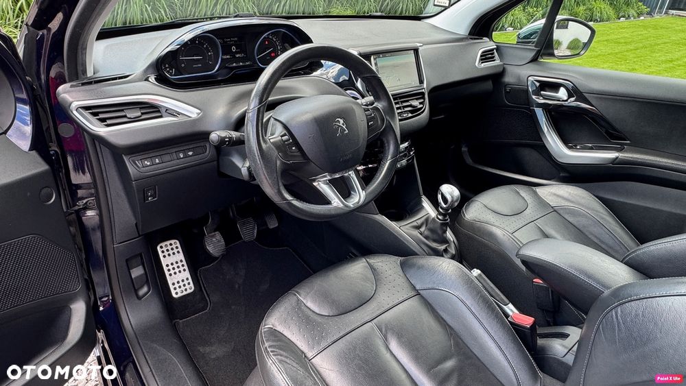 Peugeot 208 - 23