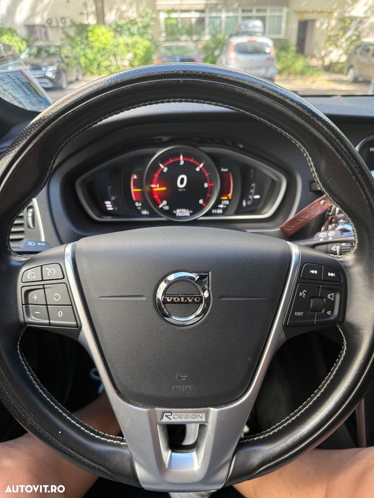 Volvo V40 D3 Geartronic RDesign - 12