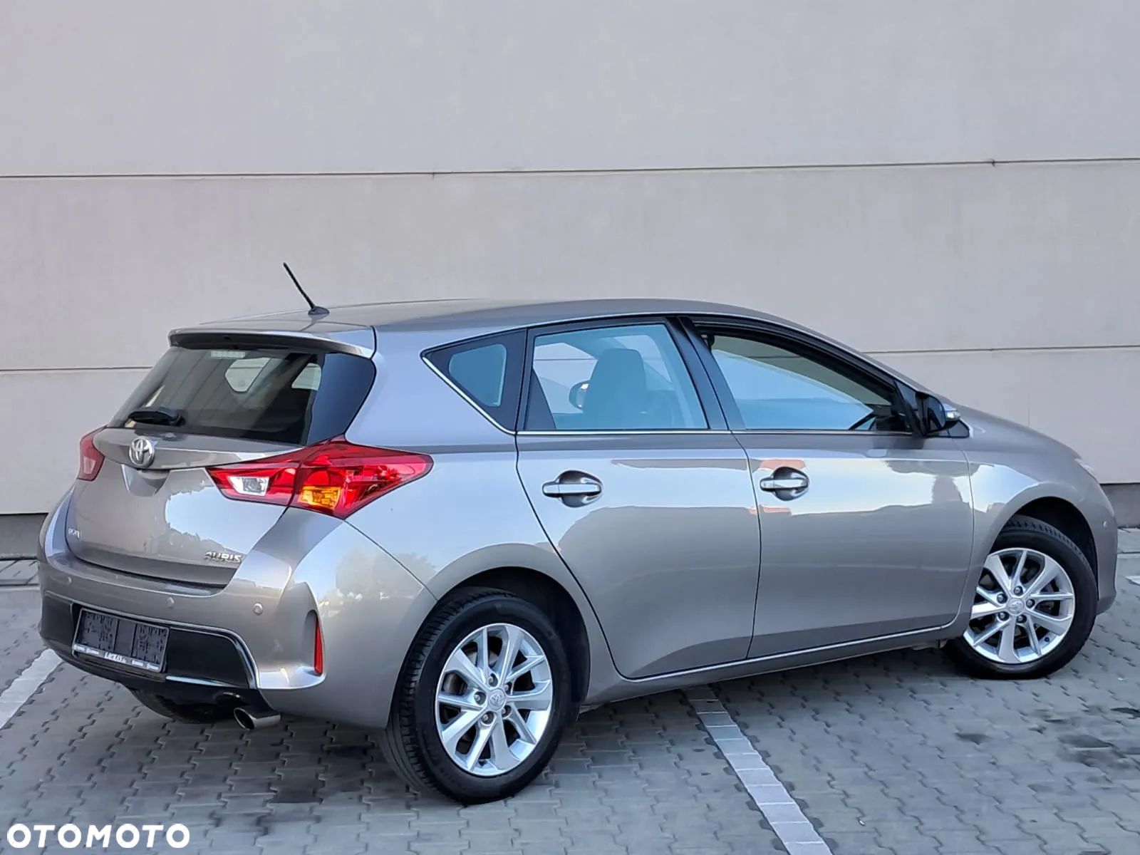 Toyota Auris 1.6 Valvematic START Edition - 1
