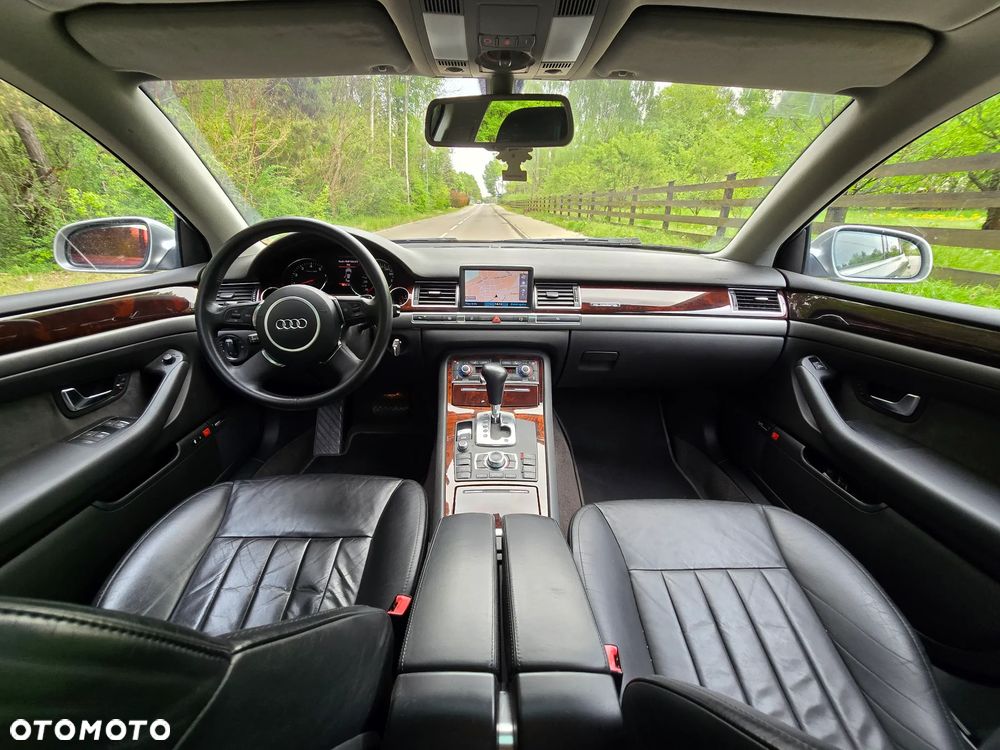 Audi A8 4.2 Quattro - 6