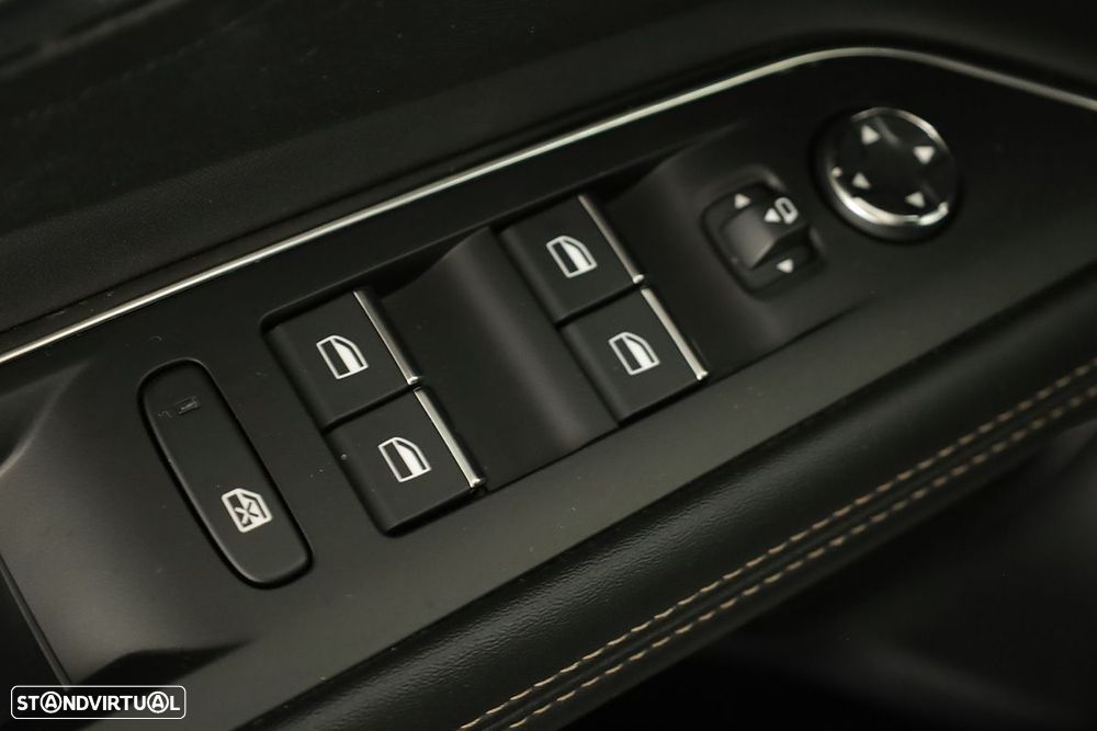 Peugeot 3008 1.2 PureTech GT EAT8 - 21