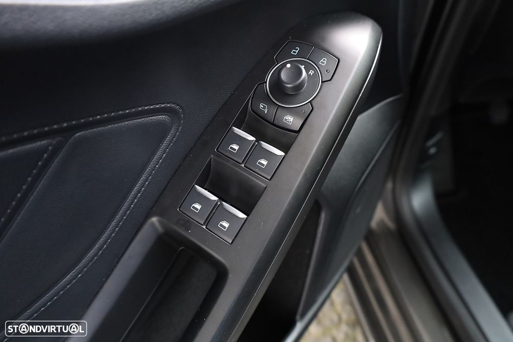 Ford Focus 1.0 EcoBoost MHEV ST-Line - 44