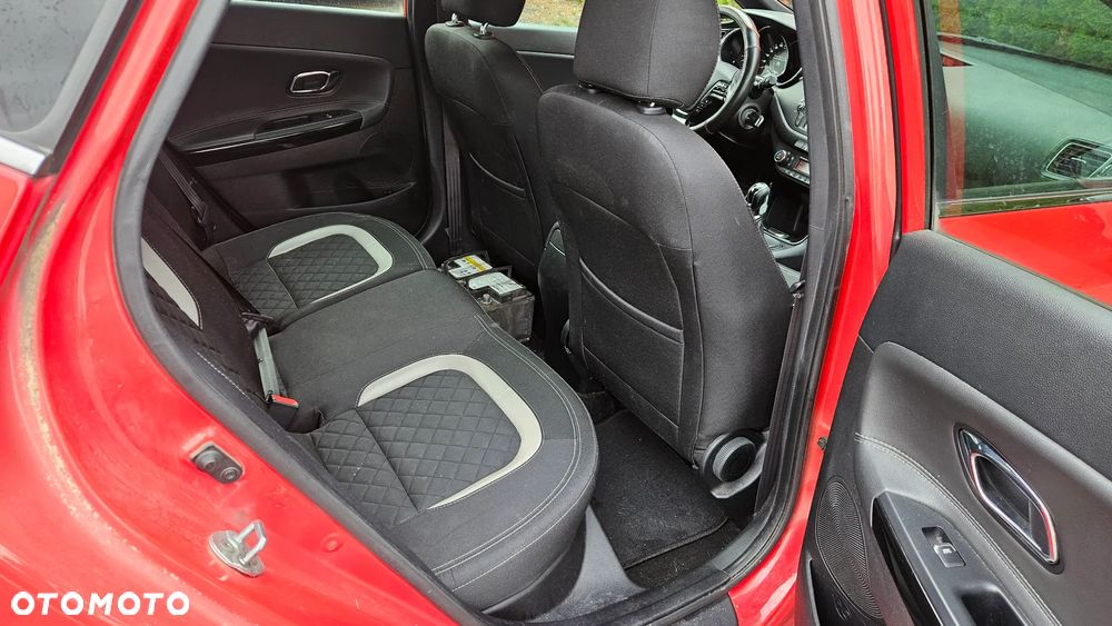 Kia Ceed - 9