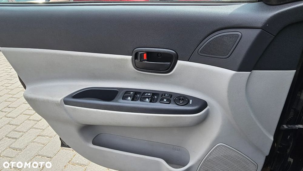 Hyundai Accent - 8