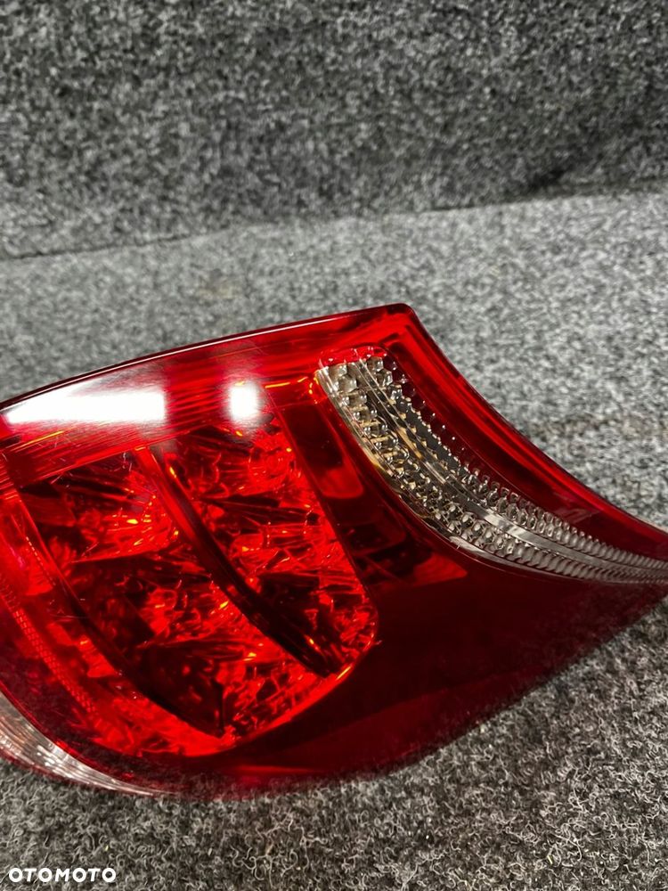 lampa prawy tył tylna toyota rav 4 III - 4