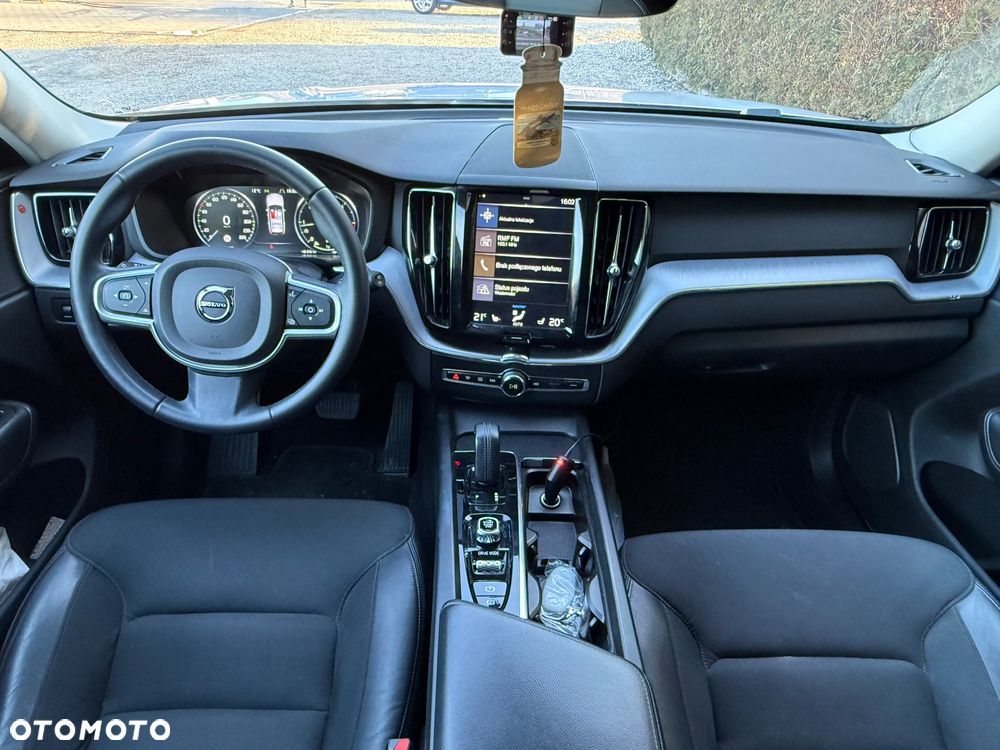 Volvo XC 60 B4 D Geartronic Momentum Pro - 5