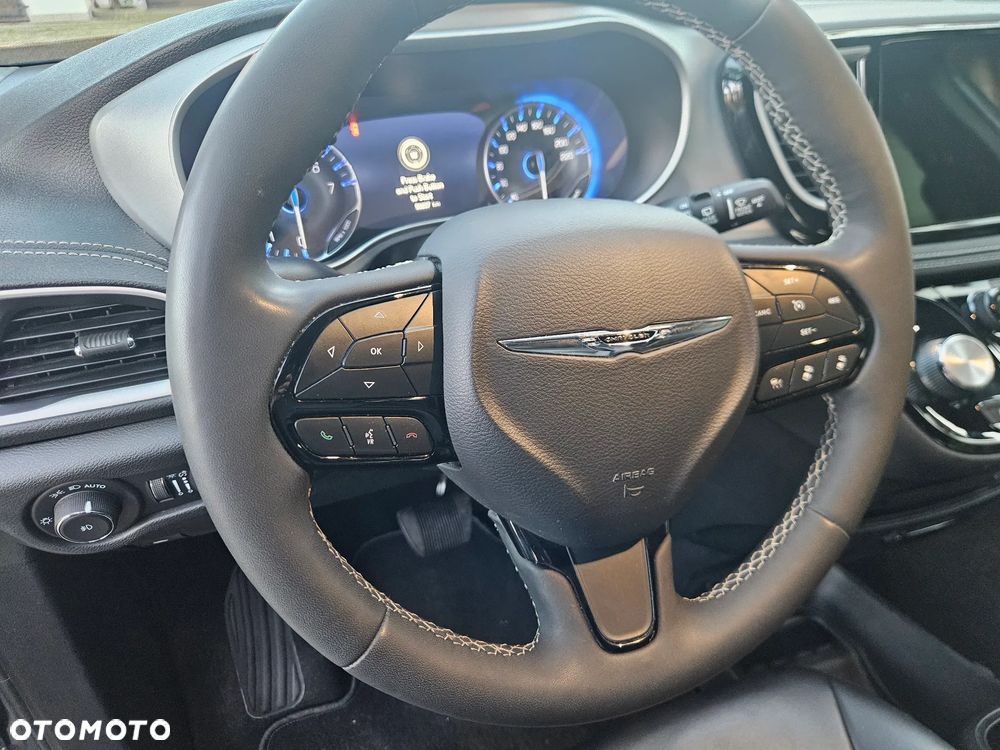 Chrysler Pacifica - 18