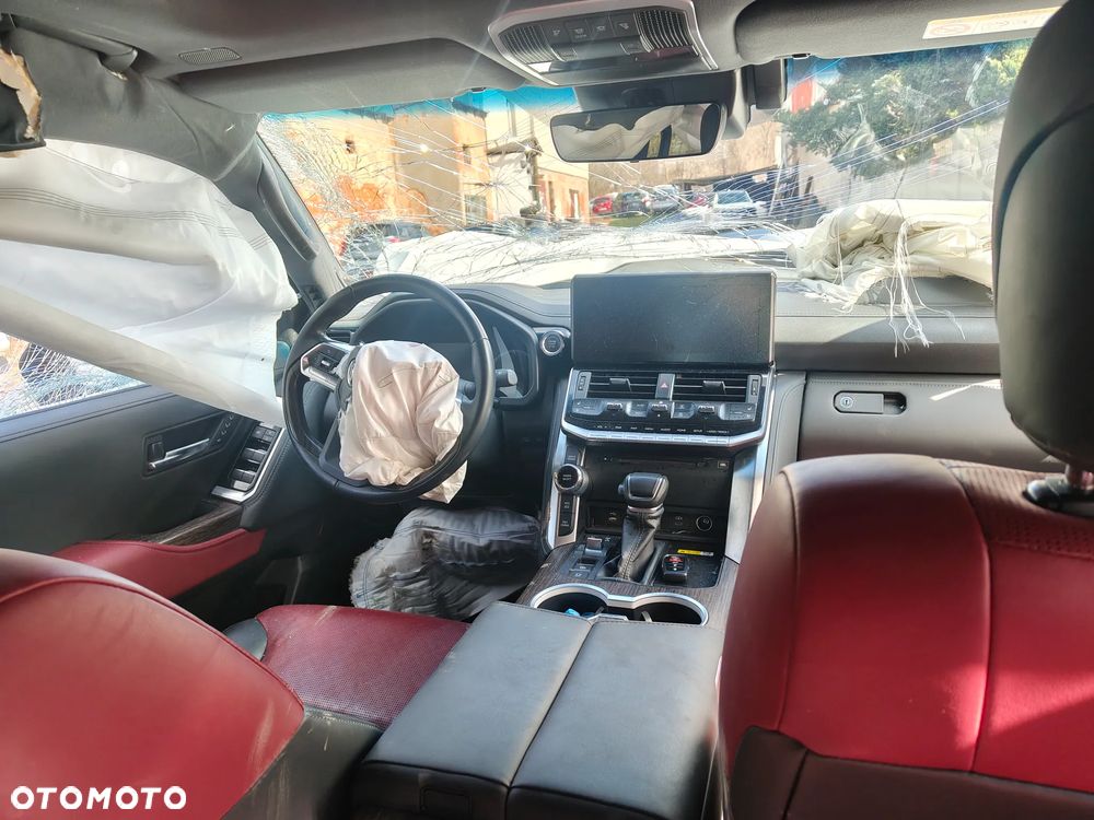 Toyota Land Cruiser - 3