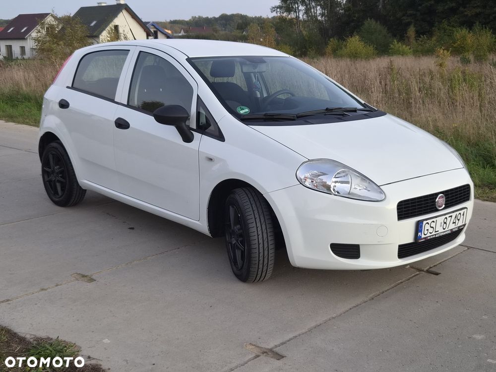 Fiat Punto 2012 photo 2