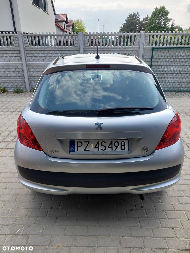 Peugeot 207 - 3