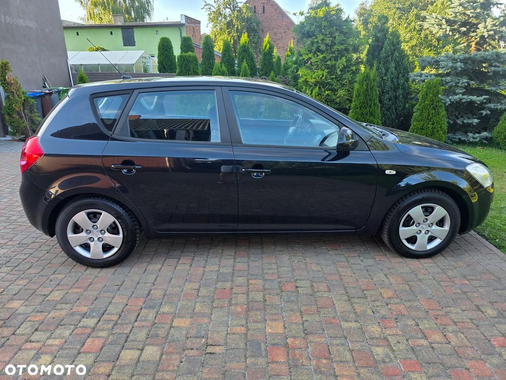 Kia Ceed 1.4 Comfort + - 7