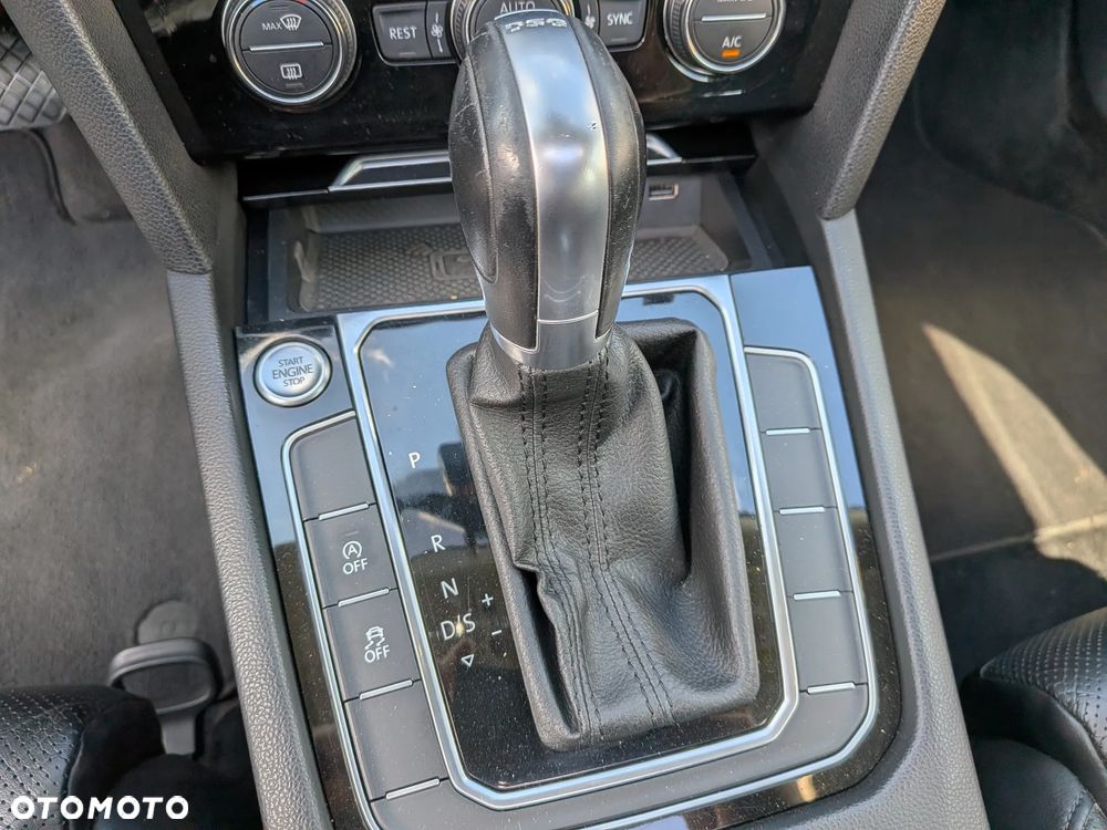 Volkswagen Passat 2.0 TDI SCR DSG Highline - 25