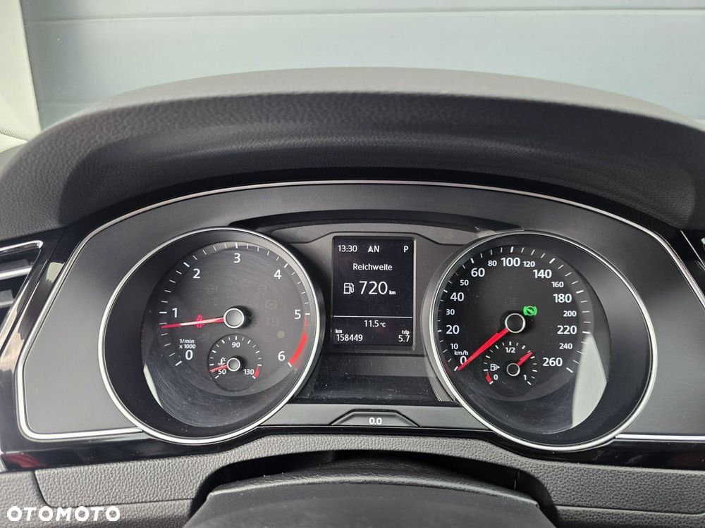 Volkswagen Passat - 15