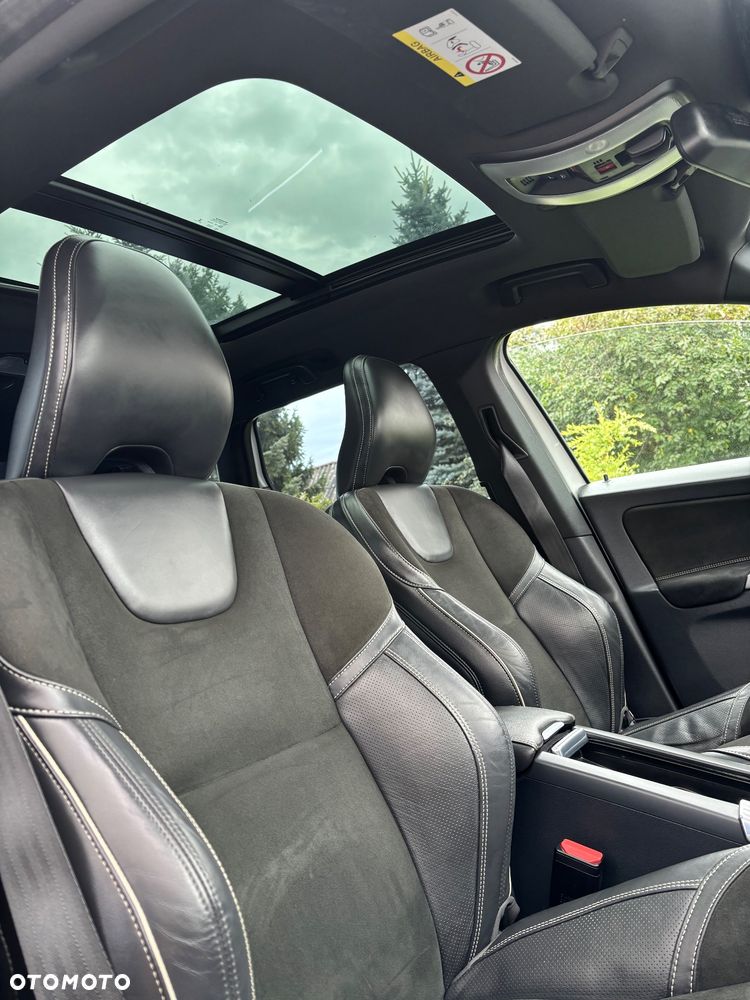 Volvo XC 60 D4 AWD Geartronic RDesign - 24