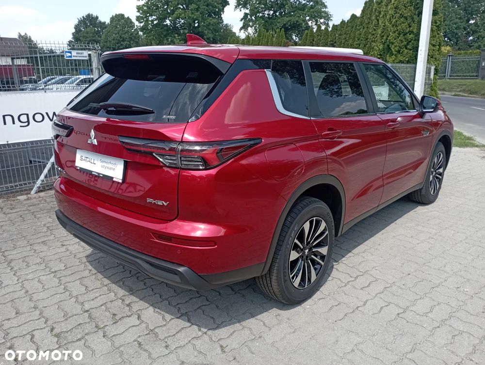 Mitsubishi Outlander Invite - 22