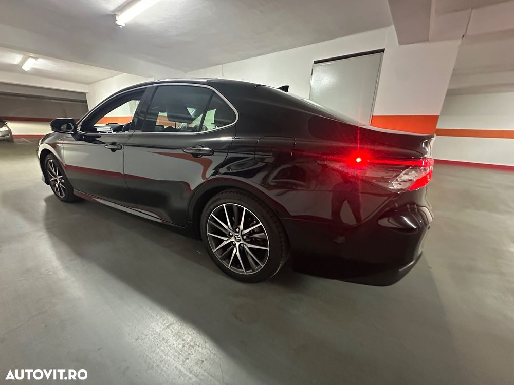 Toyota Camry - 3