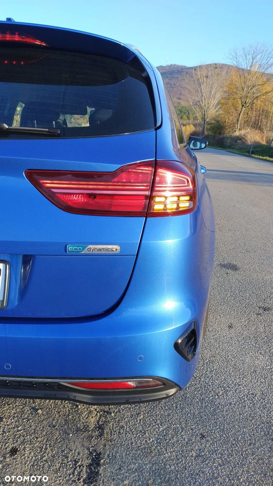 Kia Ceed SW 1.6 CRDi DCT Platinum Edition - 18